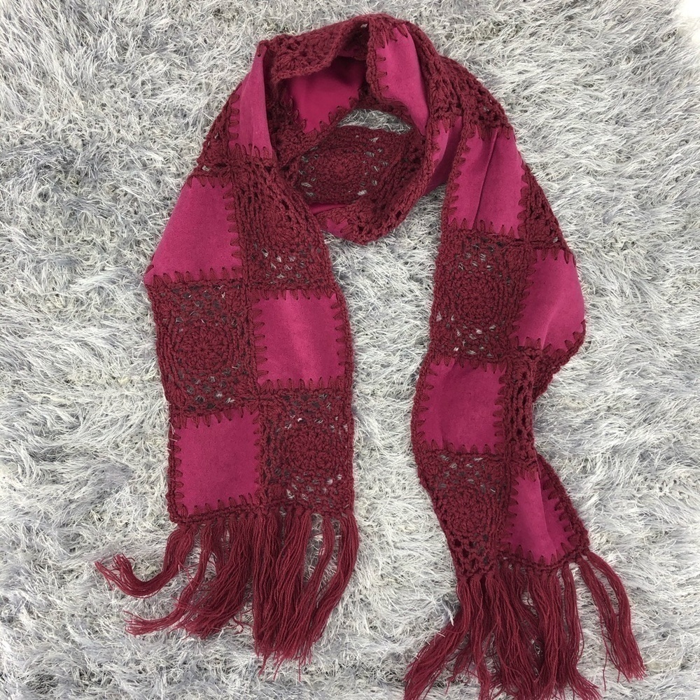 Boho Women’s O/S Purple Crochet Suede Whip Stitch Winter Fringe Patch Scarf - Picture 9 of 10